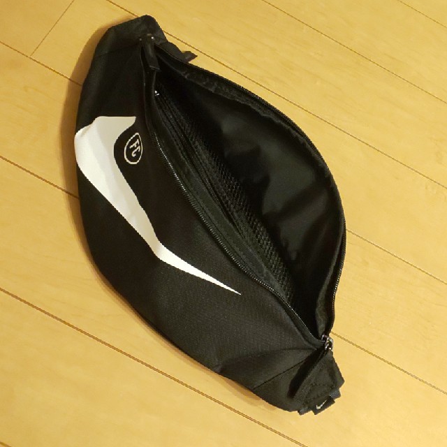 NIKE(ナイキ)の★★★★うーたん様専用★★★★NIKE F.C HIP PACK◇ヒップパック スポーツ/アウトドアのサッカー/フットサル(その他)の商品写真