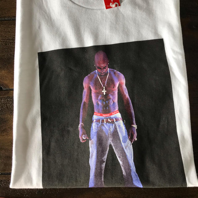 シュプリーム　20ss Supreme Tupac hologram tee