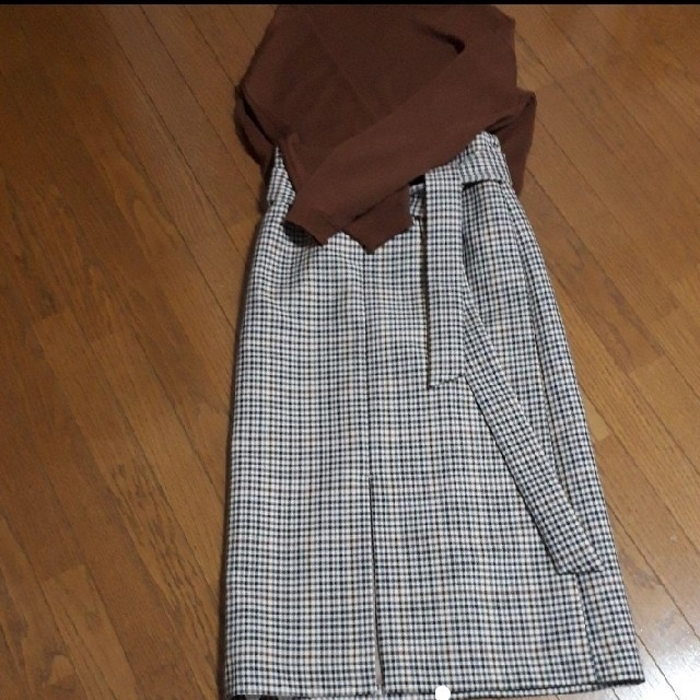 TOMORROWLAND(トゥモローランド)の美品TOMORROWLANDセミタイトスカート レディースのスカート(ロングスカート)の商品写真
