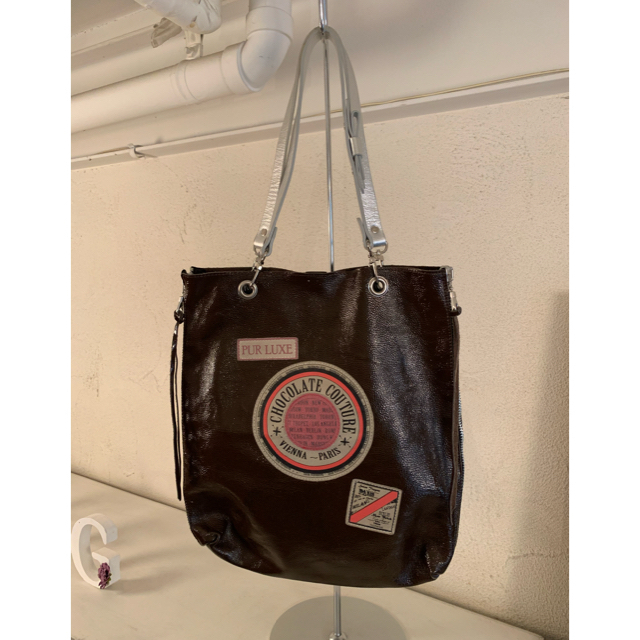 H.P.FRANCE(アッシュペーフランス)のレザーワッペントートバッグ　ダークブラウン レディースのバッグ(トートバッグ)の商品写真