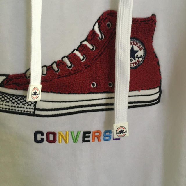 CONVERSE(コンバース)のコンバース　ユニセックスで可愛い　フーディ メンズのトップス(パーカー)の商品写真
