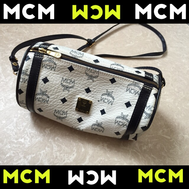 MCM(エムシーエム)のMCMショルダーバッグ レディースのバッグ(ショルダーバッグ)の商品写真