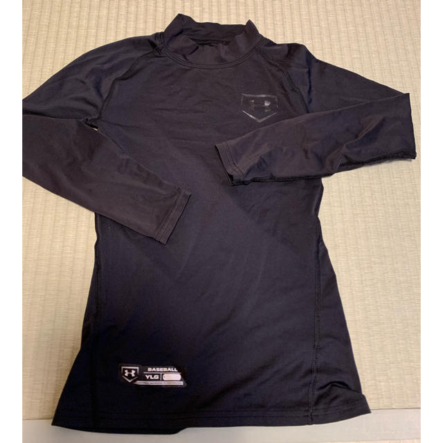 UNDER ARMOUR(アンダーアーマー)のアンダーアーマー黒色アンダーシャツ スポーツ/アウトドアの野球(ウェア)の商品写真