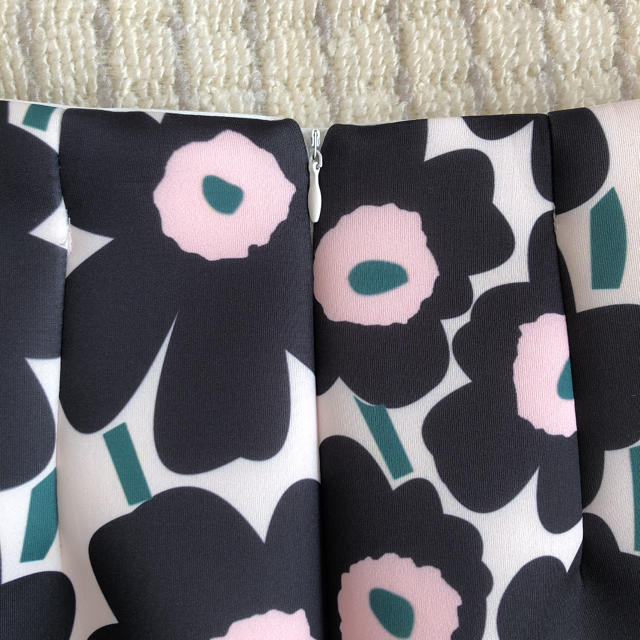 marimekko(マリメッコ)のタイトスカート　マリメッコ風 レディースのスカート(ひざ丈スカート)の商品写真