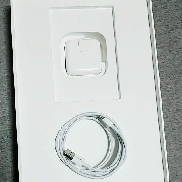 【美品】Apple iPad第6世代  128GB Wifiモデルシルバー 2