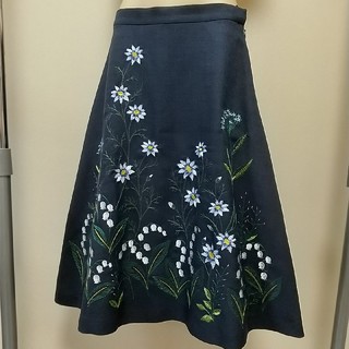 ストロベリーフィールズ(STRAWBERRY-FIELDS)のストロベリーフィールズ スカート 刺繍 (ロングスカート)