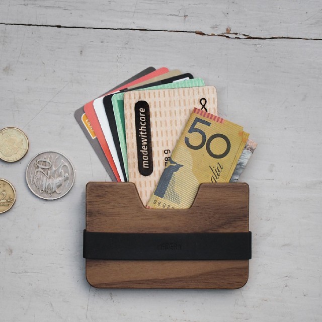 Madera Poquito minimalist wallet