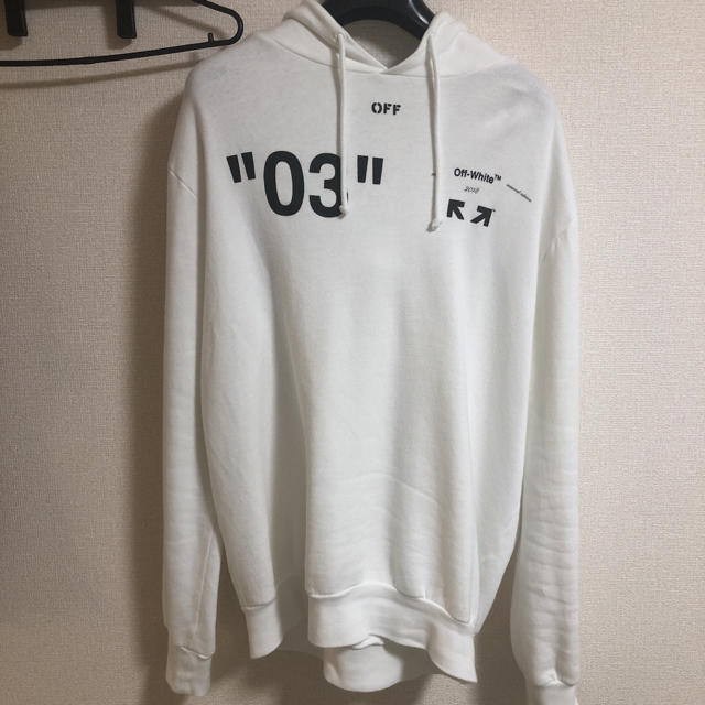 OFF-WHITE(オフホワイト)のke1982様専用 バックアロー プルオーバーパーカー L 裏起毛 2018AW メンズのトップス(パーカー)の商品写真