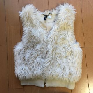 エイチアンドエム(H&M)の【たんぽぽ様専用】 ファーベスト(毛皮/ファーコート)