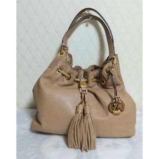 マイケルコース(Michael Kors)の★マイケルコース／フリンジ付きショルダーバッグ／ベージュ(ショルダーバッグ)