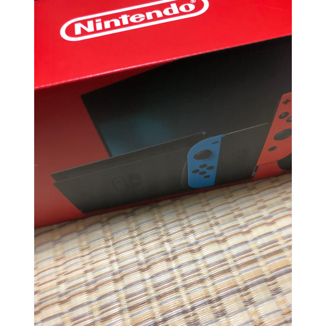 Nintendo Switch(ニンテンドースイッチ)の新品 Nintendo Switch  ネオンカラー 新型 エンタメ/ホビーのゲームソフト/ゲーム機本体(家庭用ゲーム機本体)の商品写真