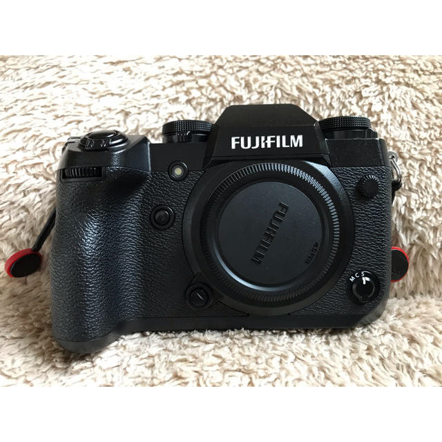 美品　Fujifilm X-H1 ボディのみですカメラ