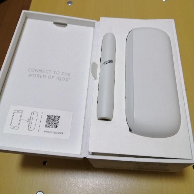 IQOS(アイコス)のiqos 3 duoホワイト メンズのファッション小物(タバコグッズ)の商品写真