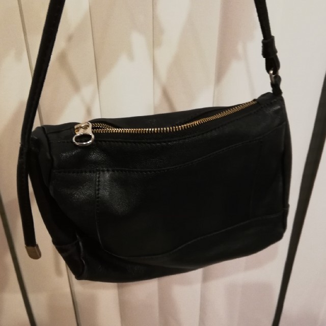 SEE BY CHLOE(シーバイクロエ)のSEE BY CHLOE　黒ショルダーバッグ レディースのバッグ(ショルダーバッグ)の商品写真