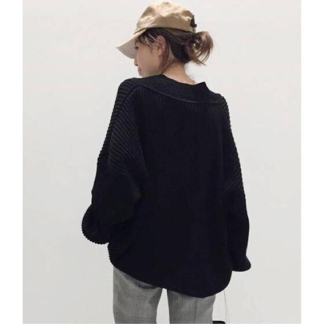 L'Appartement DEUXIEME CLASSE(アパルトモンドゥーズィエムクラス)の【TWINS FLORENCE】VNECK KNIT(DORIA YARN) レディースのトップス(ニット/セーター)の商品写真