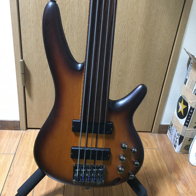 エレキベースIbanez srf705