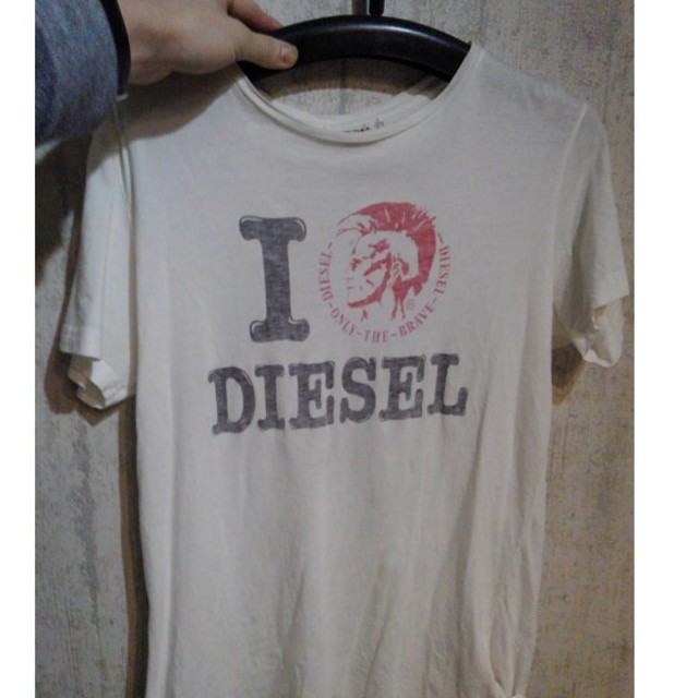 DIESEL(ディーゼル)のDIESEL　ディーゼル　Tシャツ　ホワイト　メンズ メンズのトップス(Tシャツ/カットソー(半袖/袖なし))の商品写真