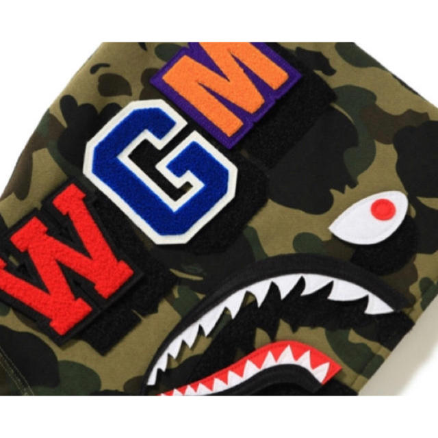 A BATHING APE(アベイシングエイプ)のBAPE 1st Camo Detachable Shark Hoodie メンズのトップス(パーカー)の商品写真