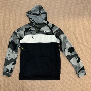 ナイキ(NIKE)のスウェットパーカー メンズ DRI CAMOフード　未使用品(パーカー)