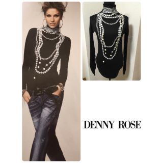 デニーローズ(DENNYROSE)のDENNY ROSEパールネックレスプリント長袖(カットソー(長袖/七分))