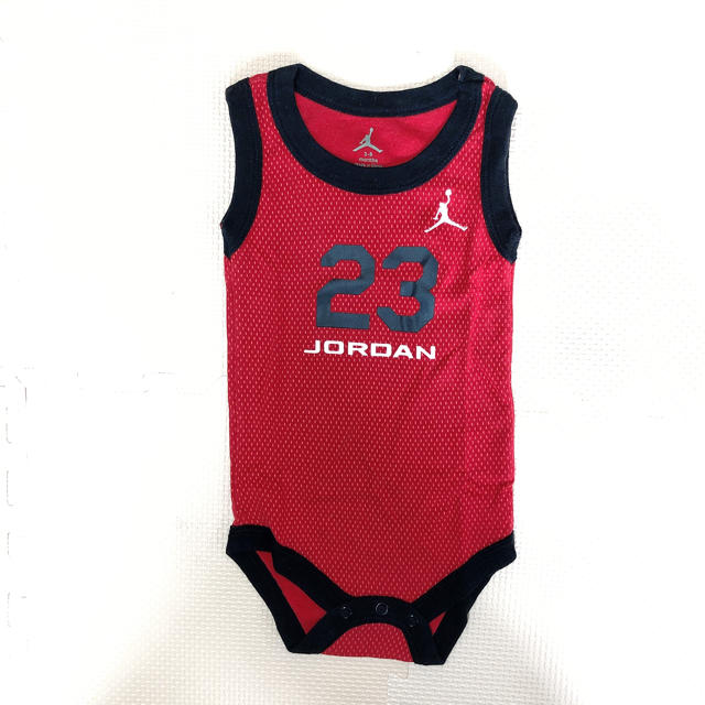 NIKE(ナイキ)のNIKE JORDAN ジョーダン ロンパース 赤 キッズ/ベビー/マタニティのベビー服(~85cm)(ロンパース)の商品写真