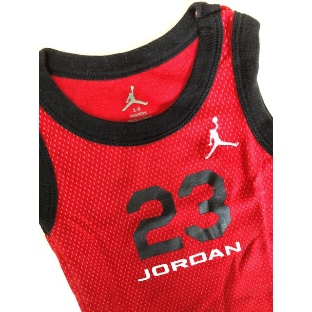 NIKE(ナイキ)のNIKE JORDAN ジョーダン ロンパース 赤 キッズ/ベビー/マタニティのベビー服(~85cm)(ロンパース)の商品写真