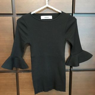 ディーホリック(dholic)の【美品】DHOLIC  フリルニット　5分袖(ニット/セーター)