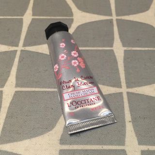 ロクシタン(L'OCCITANE)のロクシタン＊チェリーブロッサム＊ハンドクリーム🍒10ml(ハンドクリーム)