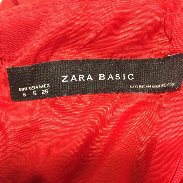 ZARA(ザラ)の赤ベアワンピ レディースのワンピース(ひざ丈ワンピース)の商品写真