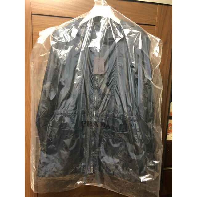 PRADA(プラダ)のPRADA スプリングコート　ネイビー　即発 レディースのジャケット/アウター(ブルゾン)の商品写真