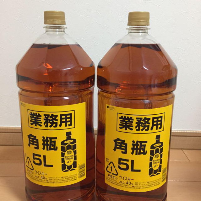 サントリー　角　5L  2本