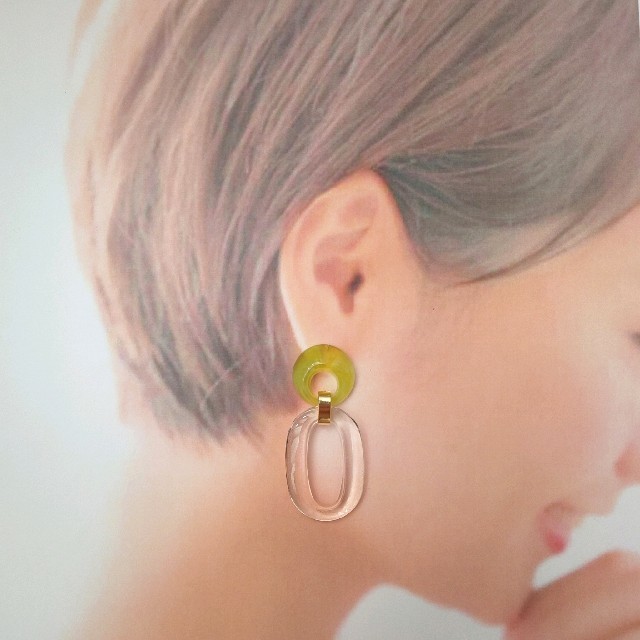 【3点おまとめ￥2000】No.186 キウイグリーン×クリアリング ハンドメイドのアクセサリー(ピアス)の商品写真