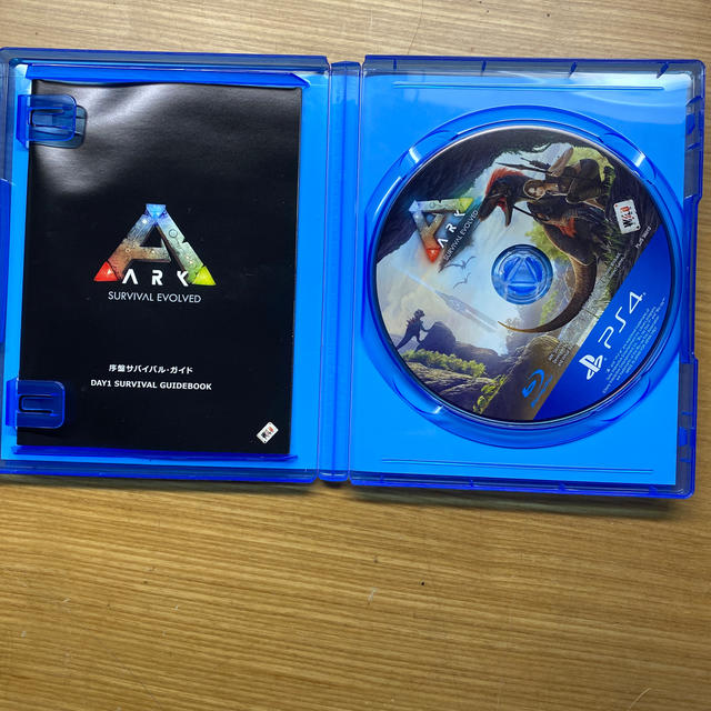 PlayStation4(プレイステーション4)のARK：Survival Evolved（アーク：サバイバル エボルブド） PS エンタメ/ホビーのゲームソフト/ゲーム機本体(家庭用ゲームソフト)の商品写真