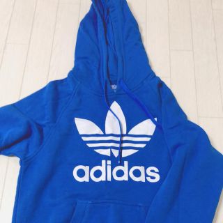 アディダス(adidas)のadidas(パーカー)