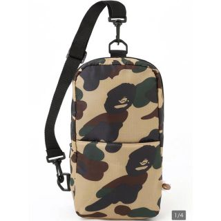 アベイシングエイプ(A BATHING APE)のAPE アベイシングエイプ ボディバッグ　迷彩(ボディーバッグ)