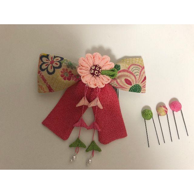 ピンクのマーガレット花のリボンの髪飾りセット（卒業式・袴・ちりめん細工） 2