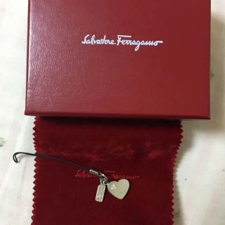 サルヴァトーレフェラガモ(Salvatore Ferragamo)のサルヴァトーレフェラガモ　ストラップ　箱無しです(ストラップ/イヤホンジャック)