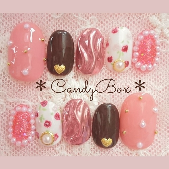 うねうねピンクミラーネイル ピンク系のカラーが可愛い レトロ ネイルの通販 By Candybox ラクマ