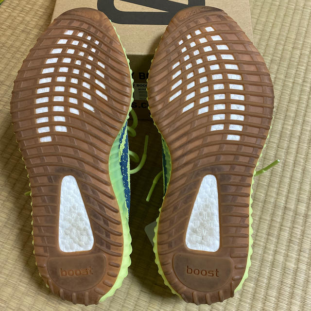 adidas(アディダス)の★YEEZY BOOST 350V2 フローズンイエロー28cm★ メンズの靴/シューズ(スニーカー)の商品写真