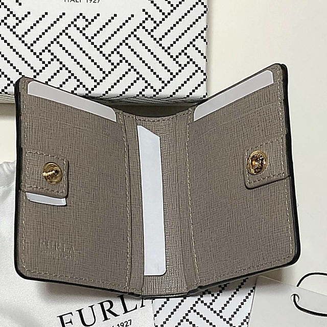 FURLA フルラ二つ折りミニ財布 2