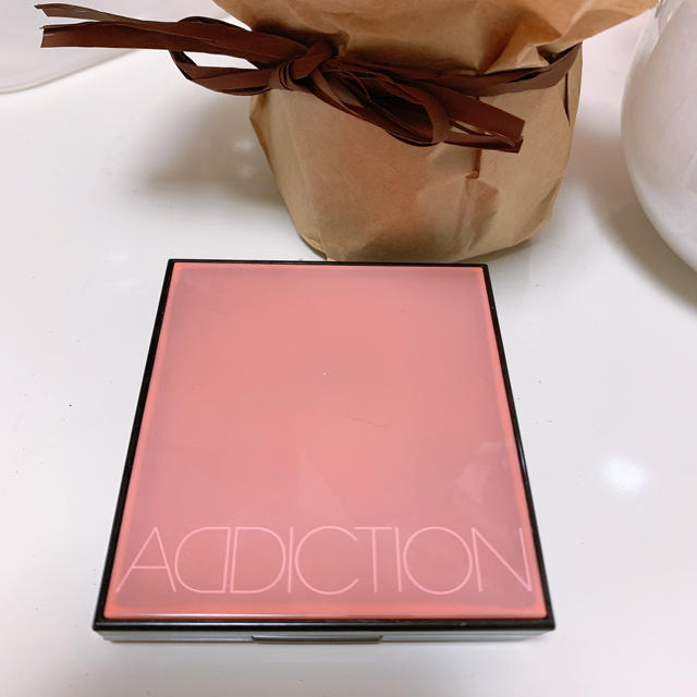 ADDICTION(アディクション)のADDICTIONアイシャドウ4色 コスメ/美容のベースメイク/化粧品(アイシャドウ)の商品写真