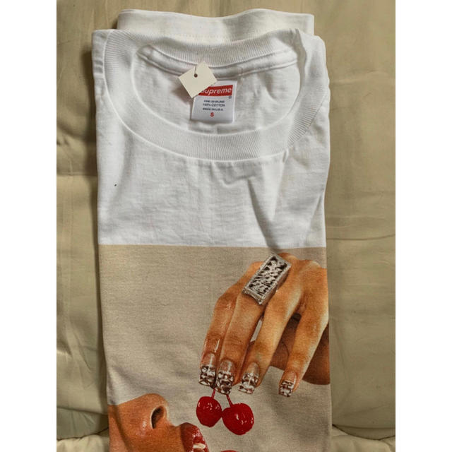 Supreme(シュプリーム)の supreme cherries tee レディースのトップス(Tシャツ(半袖/袖なし))の商品写真