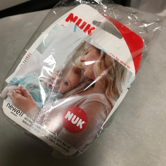 combi(コンビ)のNUK ヌーク おしゃぶり 新品未使用 キッズ/ベビー/マタニティのキッズ/ベビー/マタニティ その他(その他)の商品写真