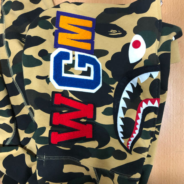 A・BATHING APE シャークパーカー