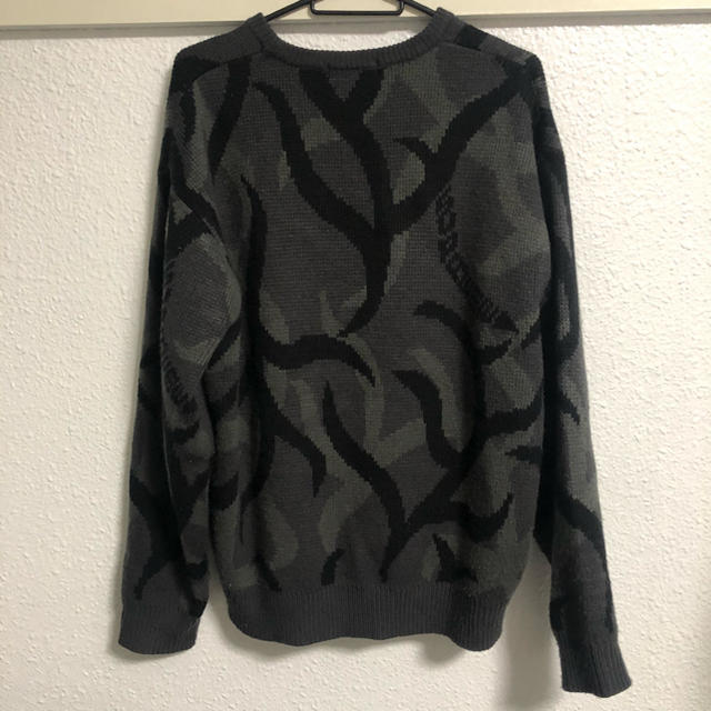 Supreme(シュプリーム)のsupreme tribal camo sweater  メンズのトップス(ニット/セーター)の商品写真