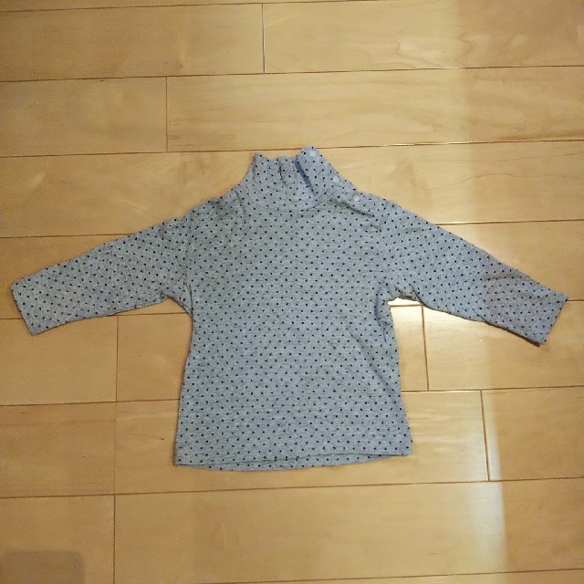 UNIQLO(ユニクロ)のUNIQLO長袖シャツ 80㎝ キッズ/ベビー/マタニティのベビー服(~85cm)(シャツ/カットソー)の商品写真