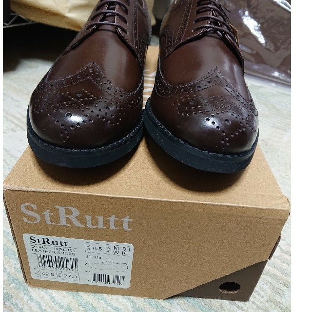 StRutt(ストラット)の★最終値下げ☆【新品未使用】StRutt(ストラット) 茶色 27.0㎝ メンズの靴/シューズ(ドレス/ビジネス)の商品写真