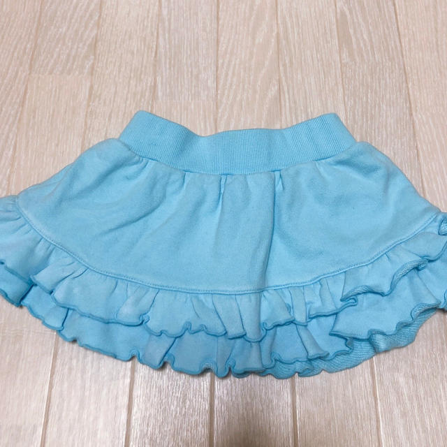 EARTHMAGIC(アースマジック)のシルキーファーポケットフリルスカート♡ キッズ/ベビー/マタニティのキッズ服女の子用(90cm~)(スカート)の商品写真