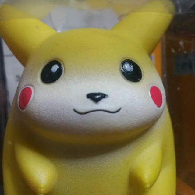TOMMY - 手のひらピカチュウ (初代) ポケモンの通販 by エド TOMMY - 手のひらピカチュウ (初代) ポケモンの通販 by エド