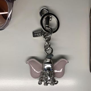 コーチ(COACH)の新品未使用　コーチ　コラボ　ダンボ　Disney(キーホルダー)